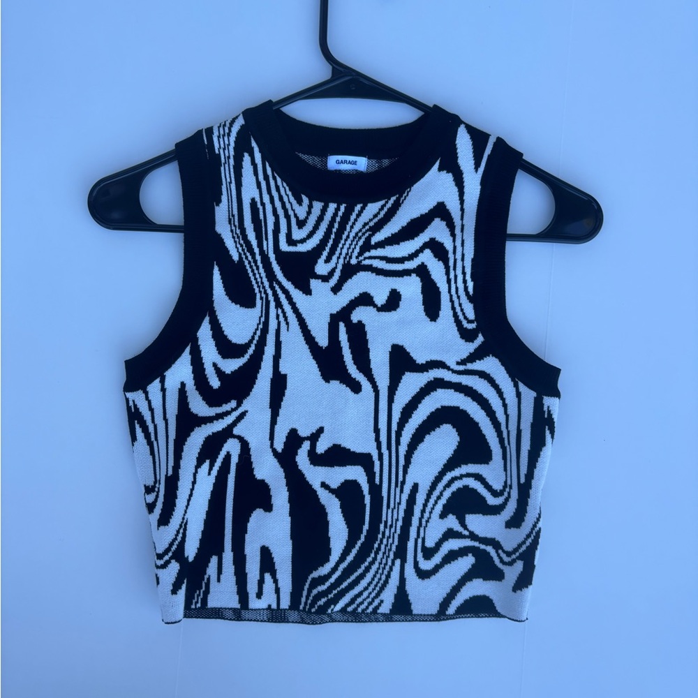 Garage black and white swirl vest